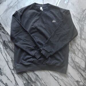 ALO Yoga Men's Black Crewneck Sweatshirt with Small Logo